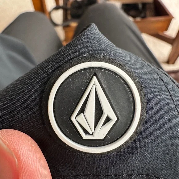 Volcom shorts - Picture 8 of 8